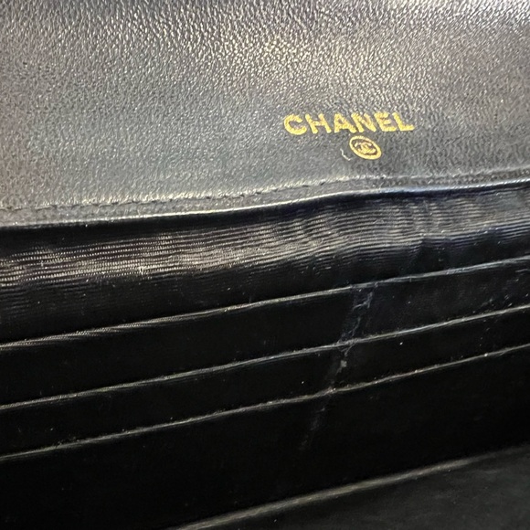 Chanel Compact CC Caviar Wallet - Picture 3 of 6